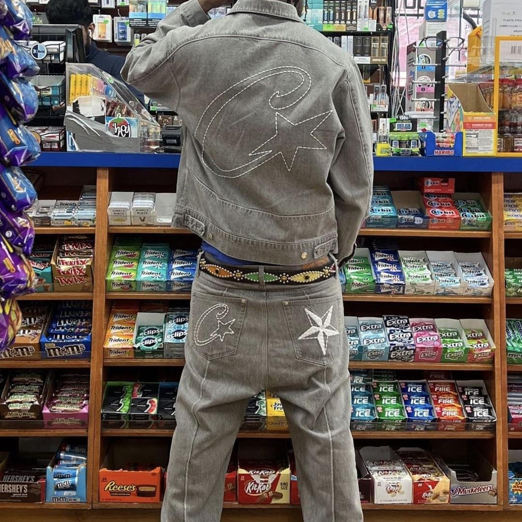 Corteiz Grau Denim Set: Hochwertige Streetwear für Exklusiven Urbanen Style