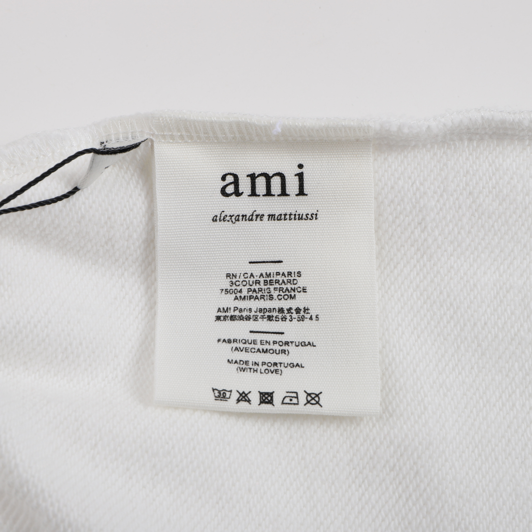 AMI Paris Herren Shorts: Stylisch, Bequem, Hochwertige Baumwolle, Vielseitig, Schwarz/Weiß