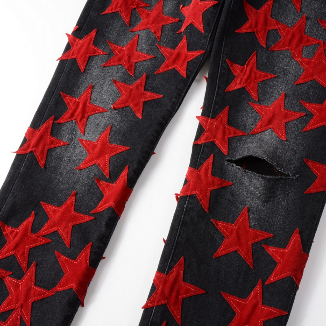 Amiri Rote Sternen-Patch Jeans: Luxuriöse Designer-Denim für Rock'n'Roll-Stil