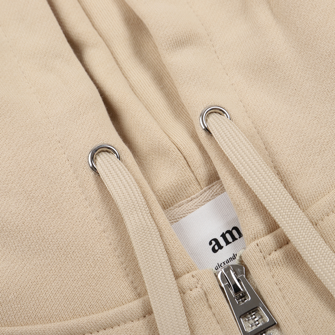 AMI Paris Premium Trainingsanzug für Herren – Eleganter Komfort Freizeitanzug