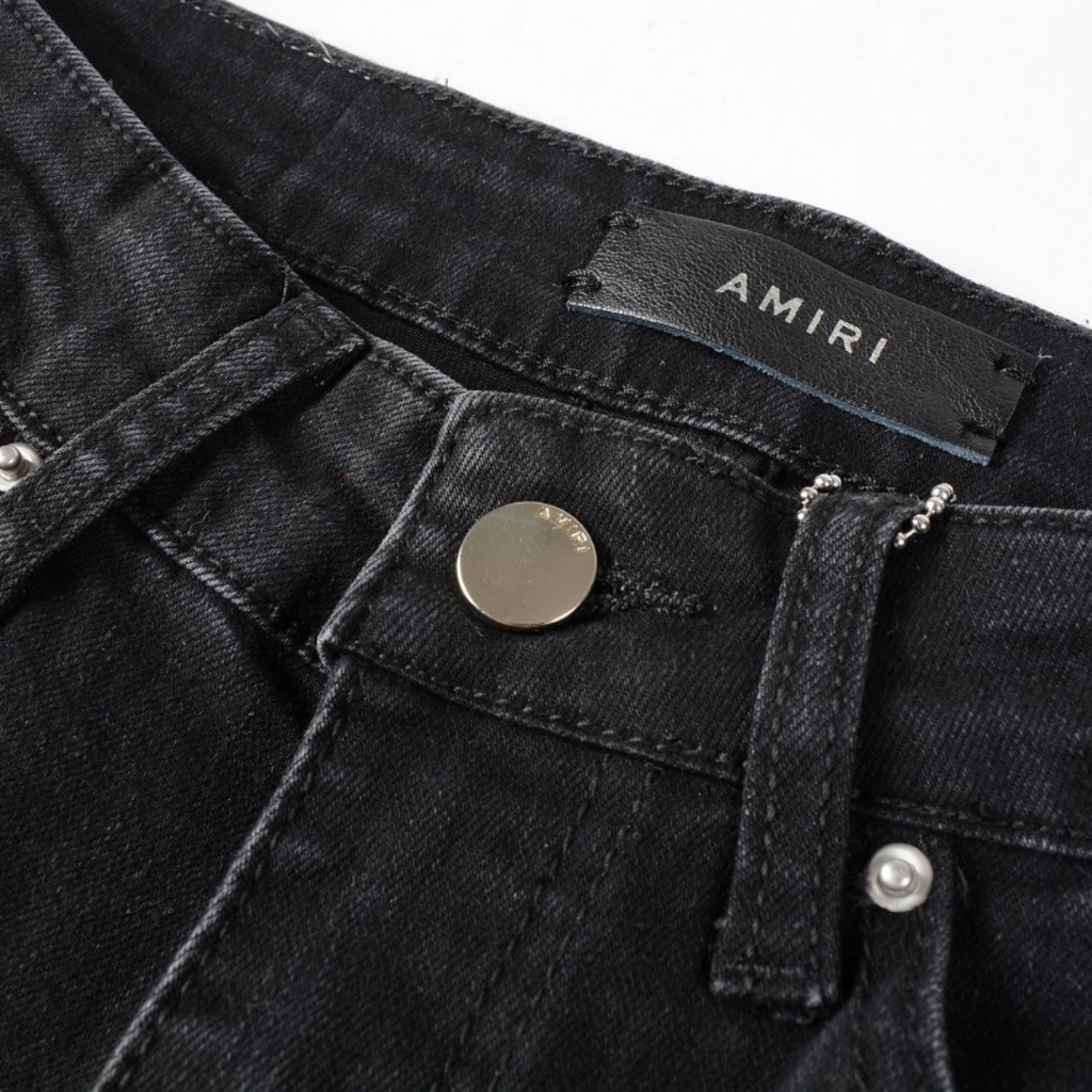 Amiri Camouflage Patch Jeans: Luxuriöse Designer Denim im Rock'n'Roll Stil
