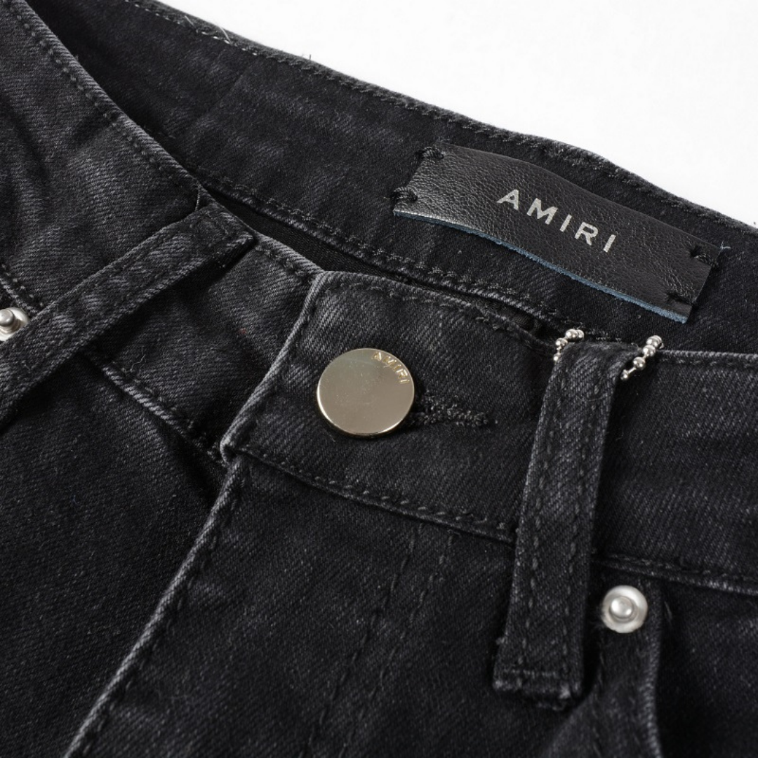 Amiri Camouflage Patch Jeans: Luxuriöse Designer Denim im Rock'n'Roll Stil