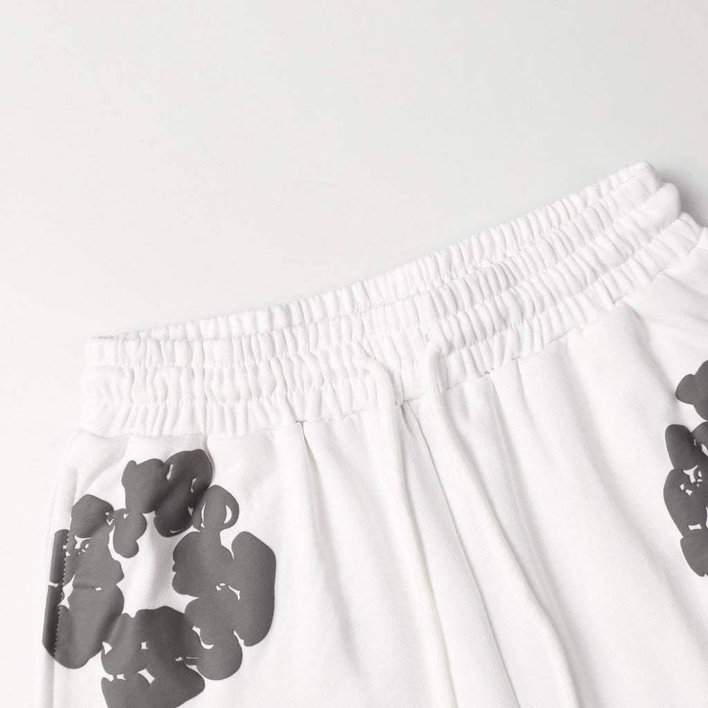 Denim Tears Stylisches Weiß-Graues Short-Set: Cooler Look für entspannte Tage