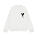 AMI Paris Unisex Hoodie: Stilvoller Komfort mit Herz-Logo für deine Garderobe