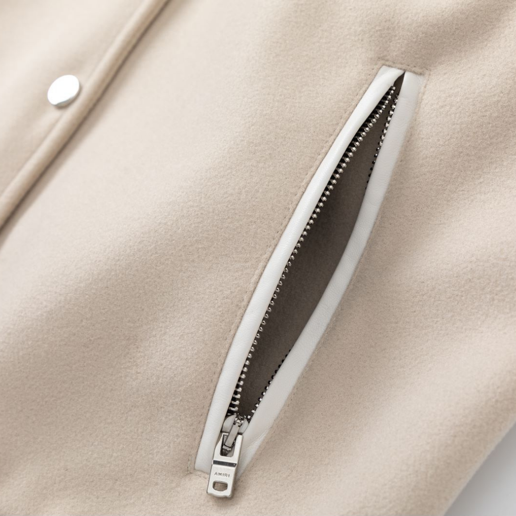 Luxuriöse Amiri Monogramm-Jacke: Stilvolle Designer-Oberbekleidung für Herren