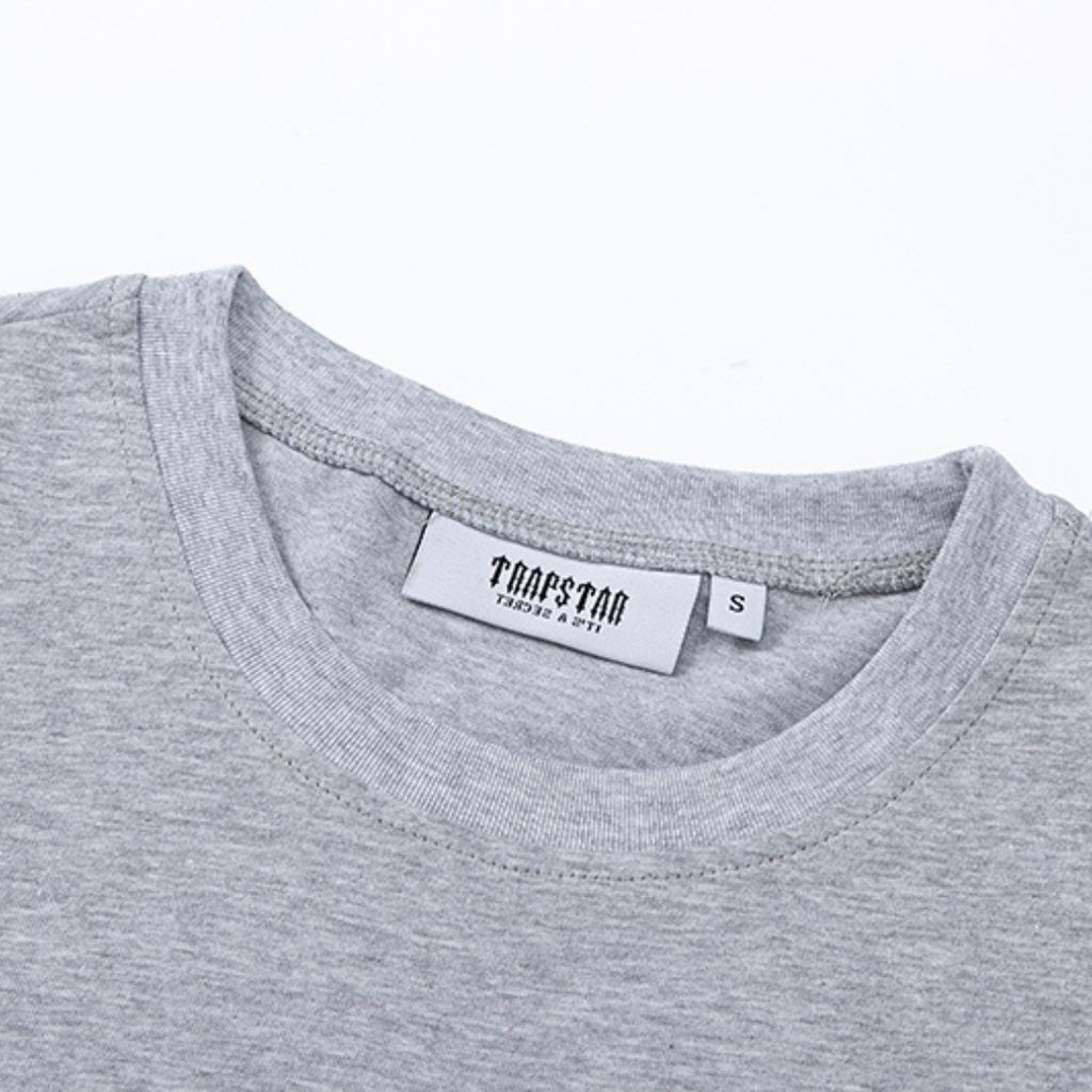 Trapstar Decoded Grau Shorts Set | Urban Streetwear Lässiger Trainingsanzug