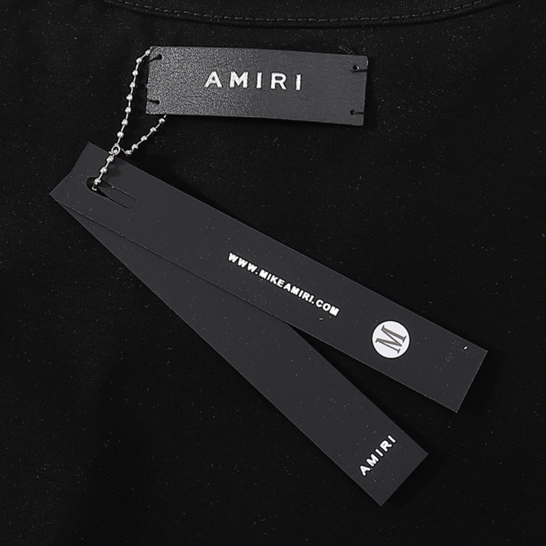 Amiri Peace T-Shirt: Luxuriöses Designer-Shirt mit einzigartigem Friedens-Motiv