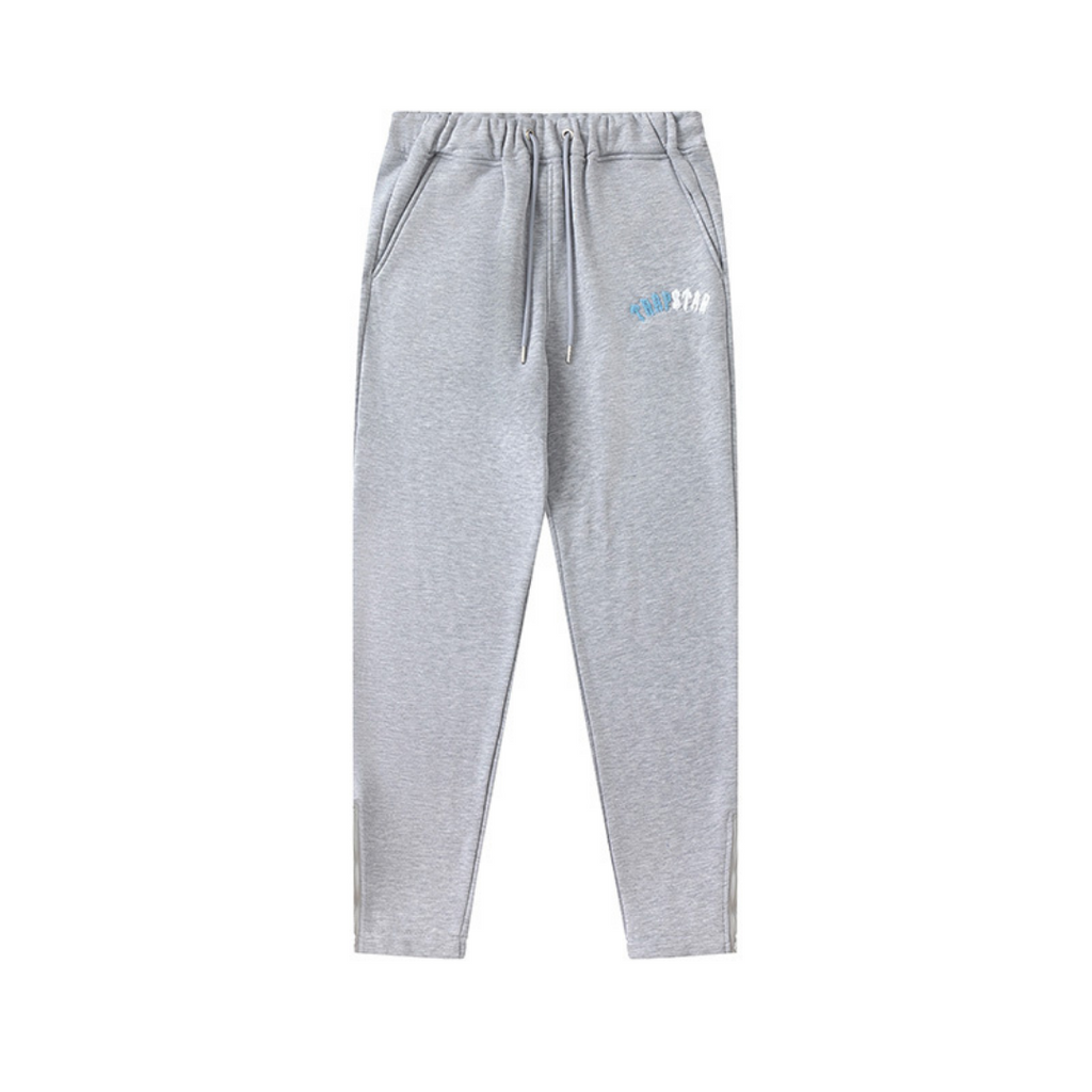 Trapstar Irongate Arch Ice Chenille Trainingsanzug Grau – Luxuriöser Freizeit-Zweiteiler Herren