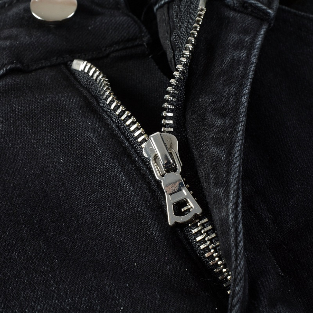 Amiri Schwarze Ripped Jeans: Luxuriöser Streetstyle, Handgefertigt, Perfekte Passform