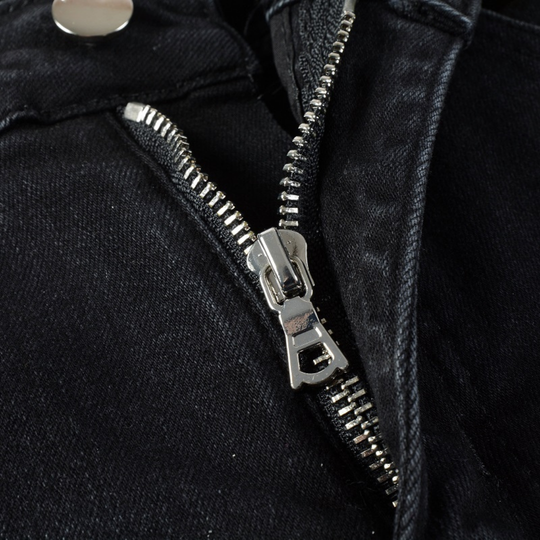 Amiri Schwarze Ripped Jeans: Luxuriöser Streetstyle, Handgefertigt, Perfekte Passform
