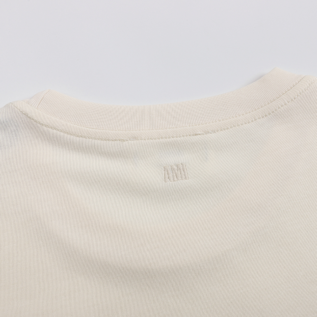 AMI Paris Herz-Logo Baumwoll-T-Shirt Unisex – Zeitlos Elegant & Komfortabel