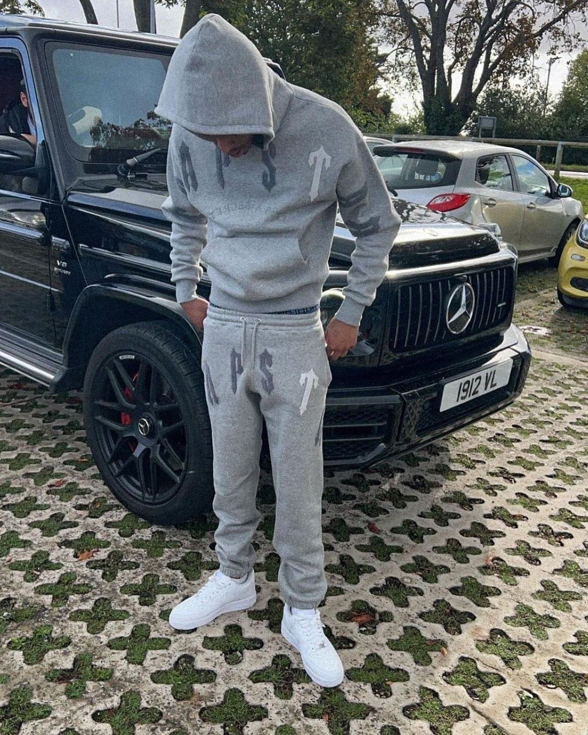Trapstar Decoded Arch 2.0 Grauer Trainingsanzug: Urbaner Style für Komfort & Auftritt