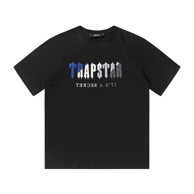 Trapstar Decoded Chenille Kurzset Herren Blau Schwarz Sommer Streetwear Outfit