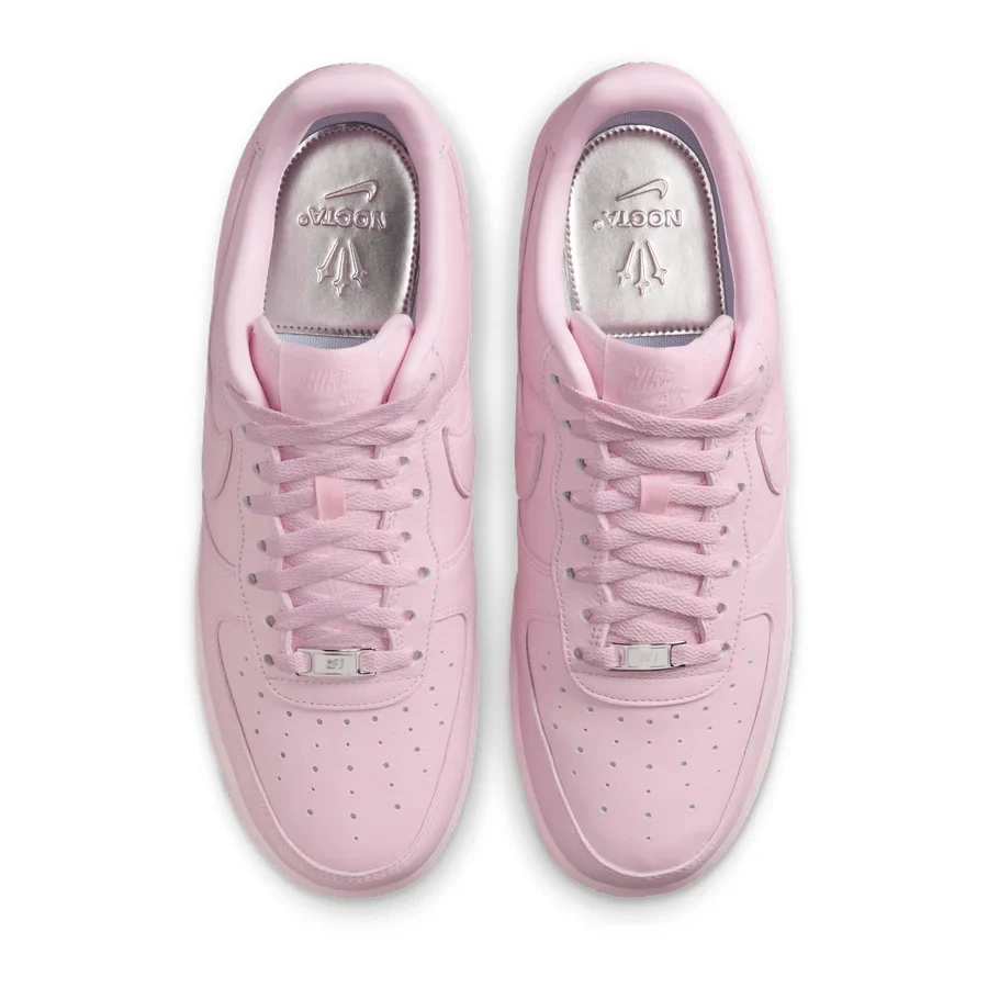 Nike Air Force 1 Low Drake NOCTA Pink Foam Leder-Sneaker – Liebevolle Herz-Details
