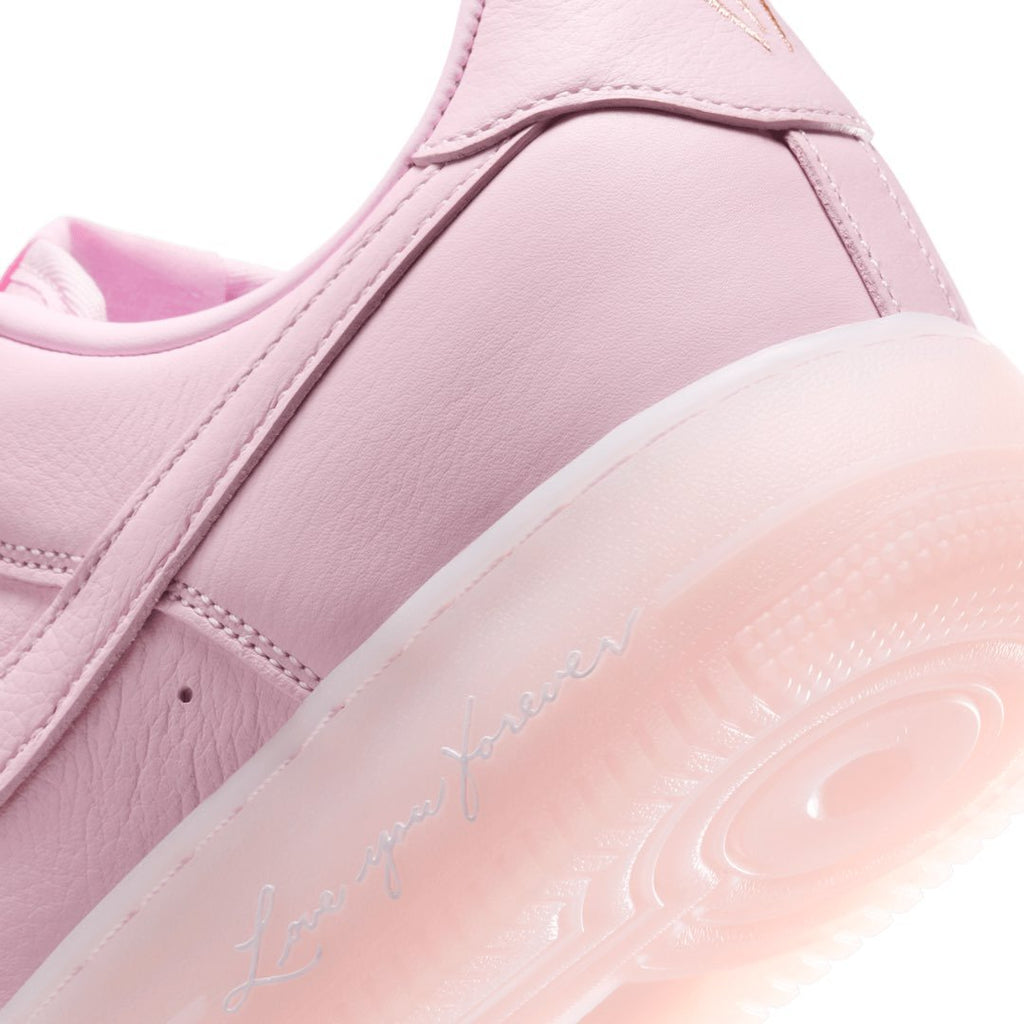 Nike Air Force 1 Low Drake NOCTA Pink Foam Leder-Sneaker – Liebevolle Herz-Details