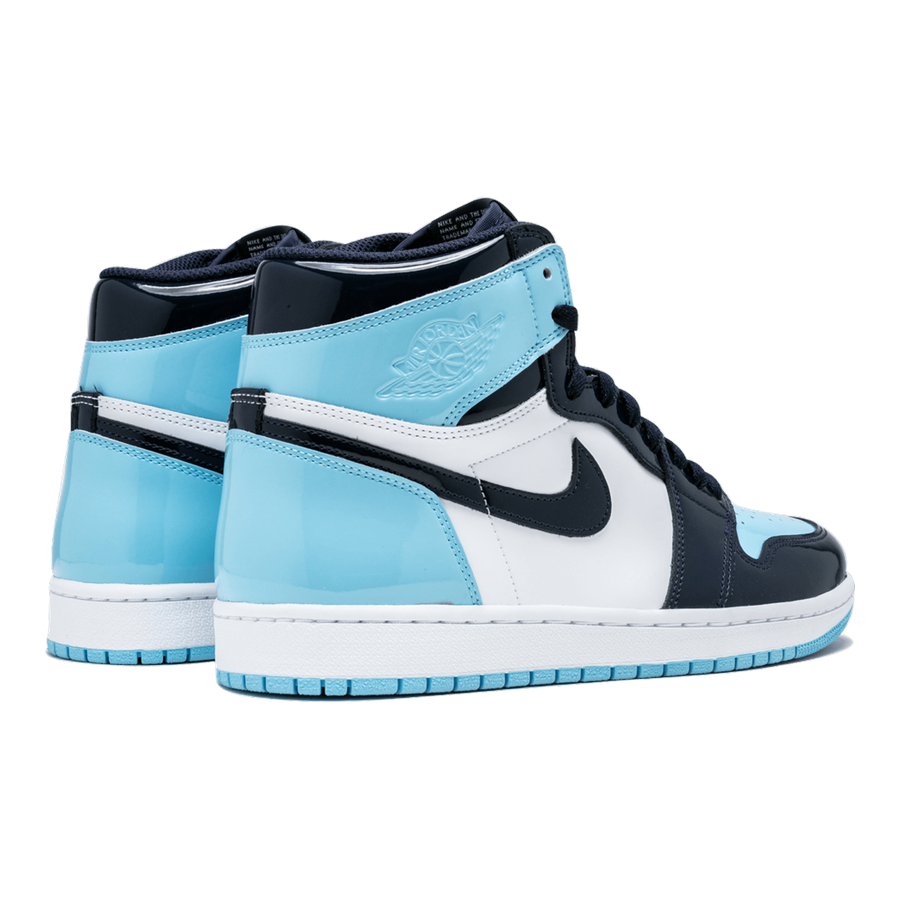 AIR JORDAN 1 HIGH OG WMNS „UNC Patent Leather“: Glänzender Retro Sneaker für Damen